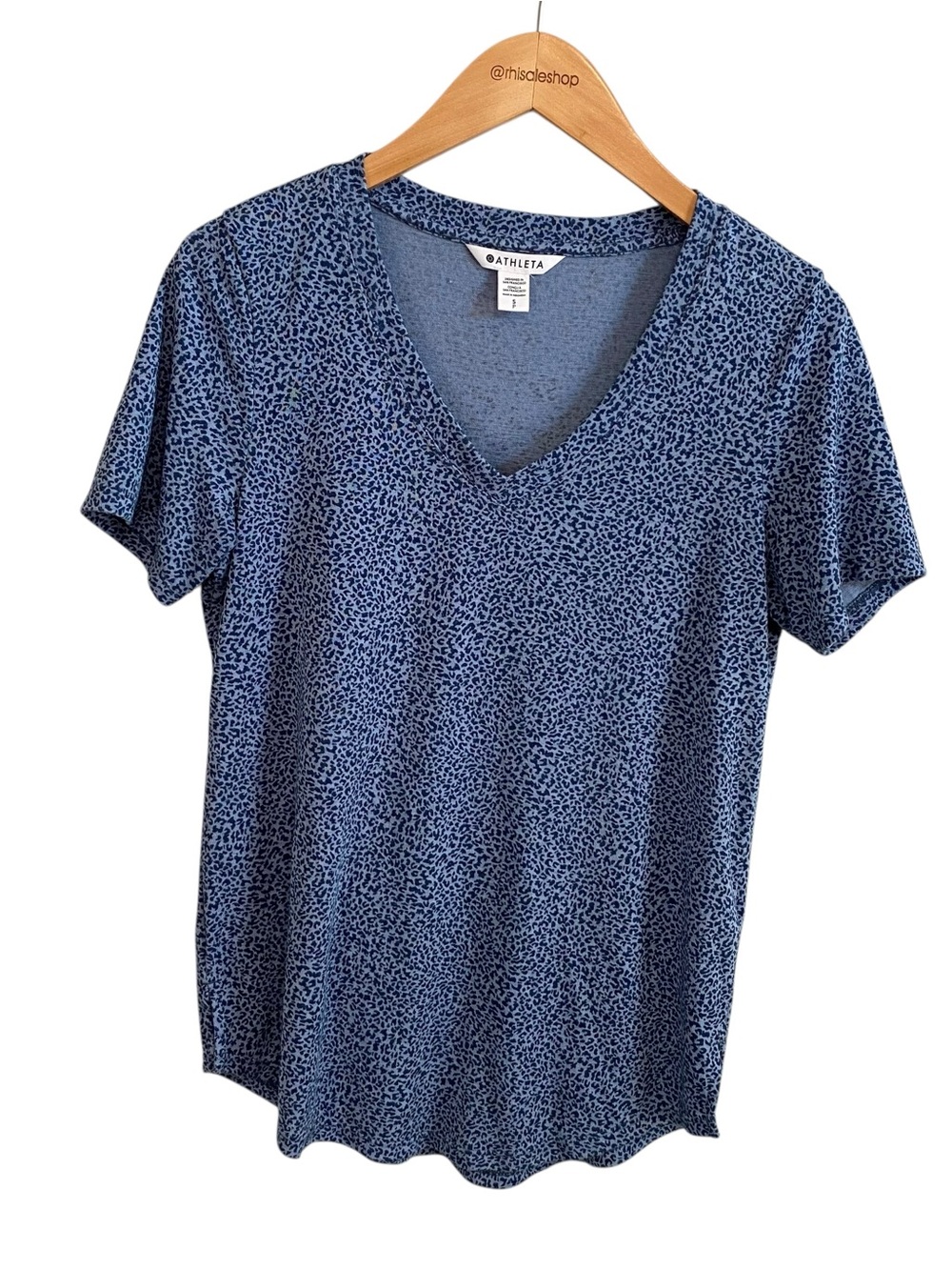 Athleta Blue Animal Print Breezy Scoop V Neck T-Shirt Size Small